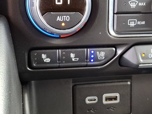 Used 2024 Iridescent Pearl Tricoat Chevrolet Premier image 24