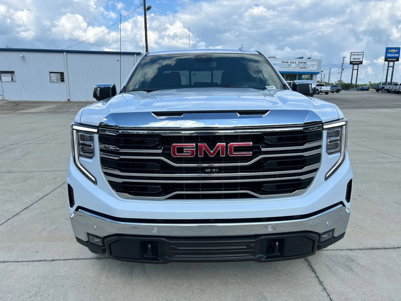 New 2026 Glacier White Tricoat GMC SLT image 5