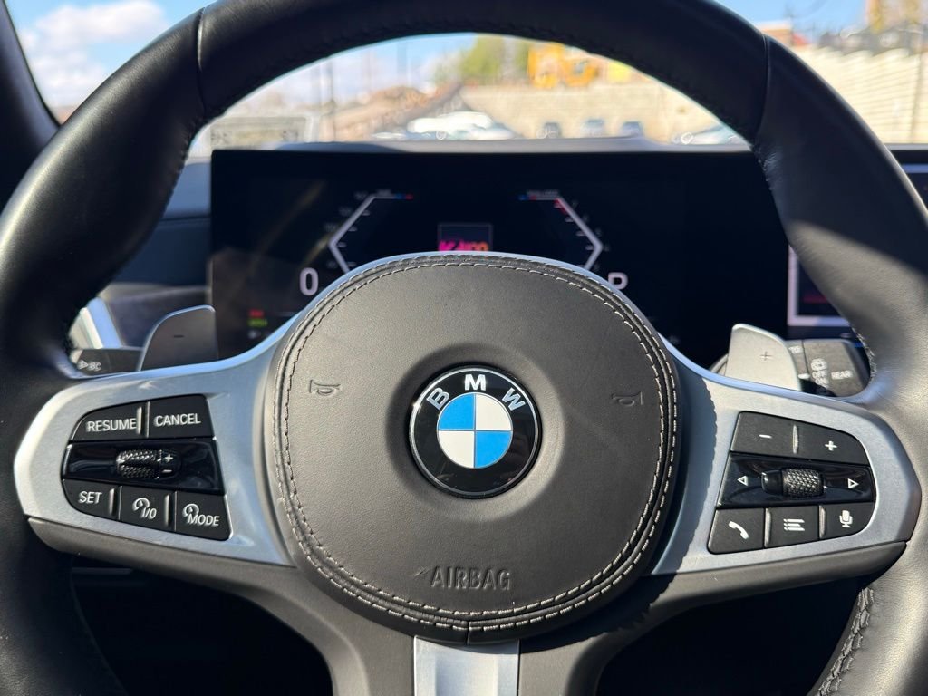 Used 2025 Black BMW xDrive40i image 31