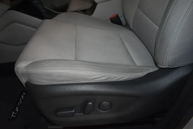 Used 2017 Silver Hyundai Sport image 30