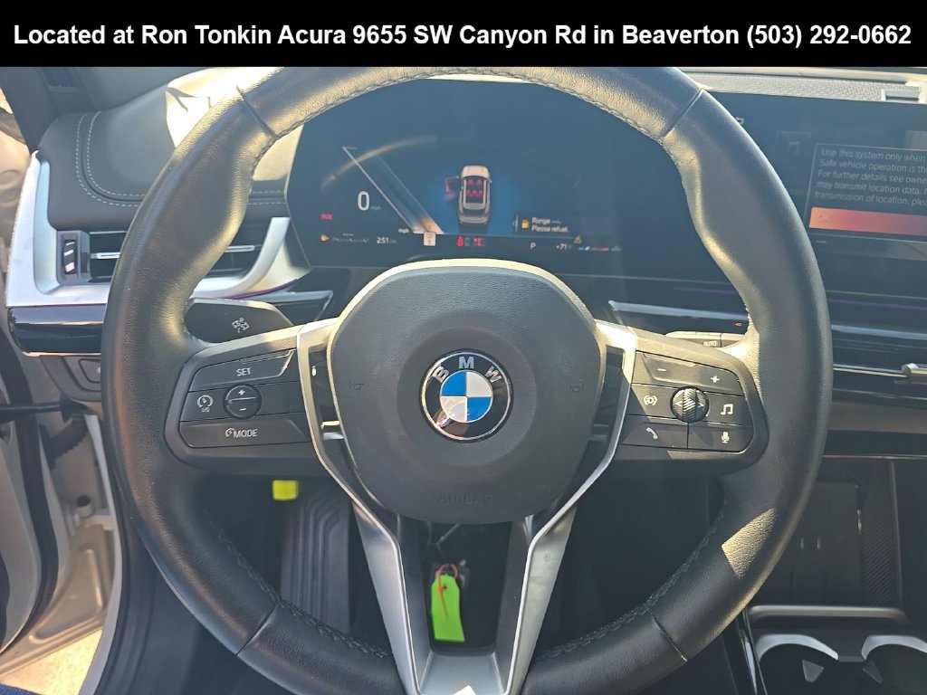 Used 2025 Mineral White Metallic BMW xDrive28i image 8
