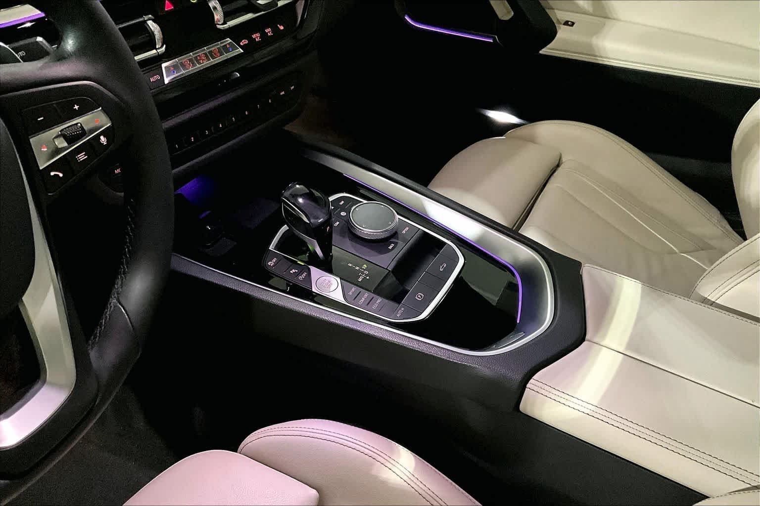 Used 2020 Black Sapphire Metallic BMW sDrive30i image 15