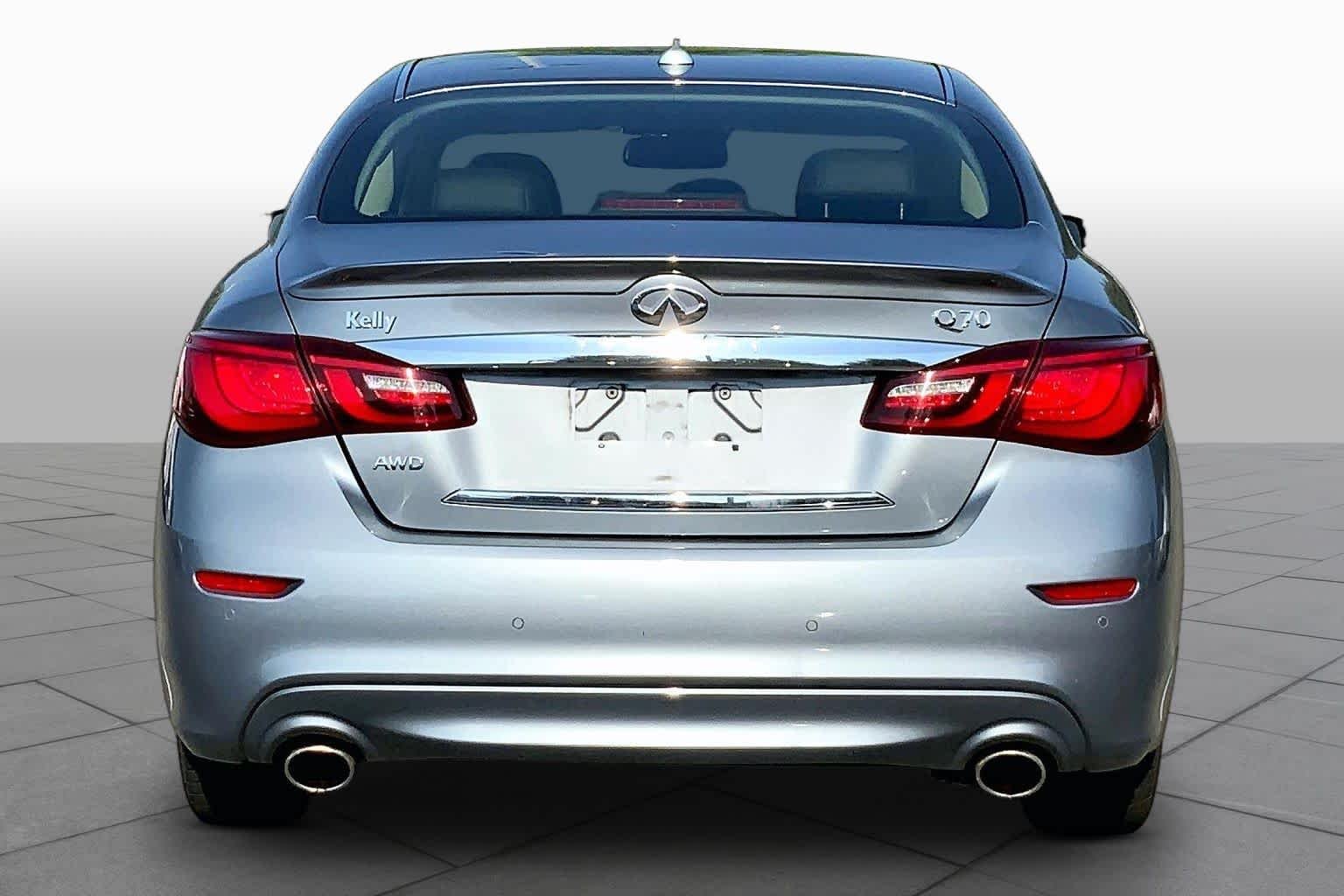 Pre-Owned 2016 INFINITI Q70