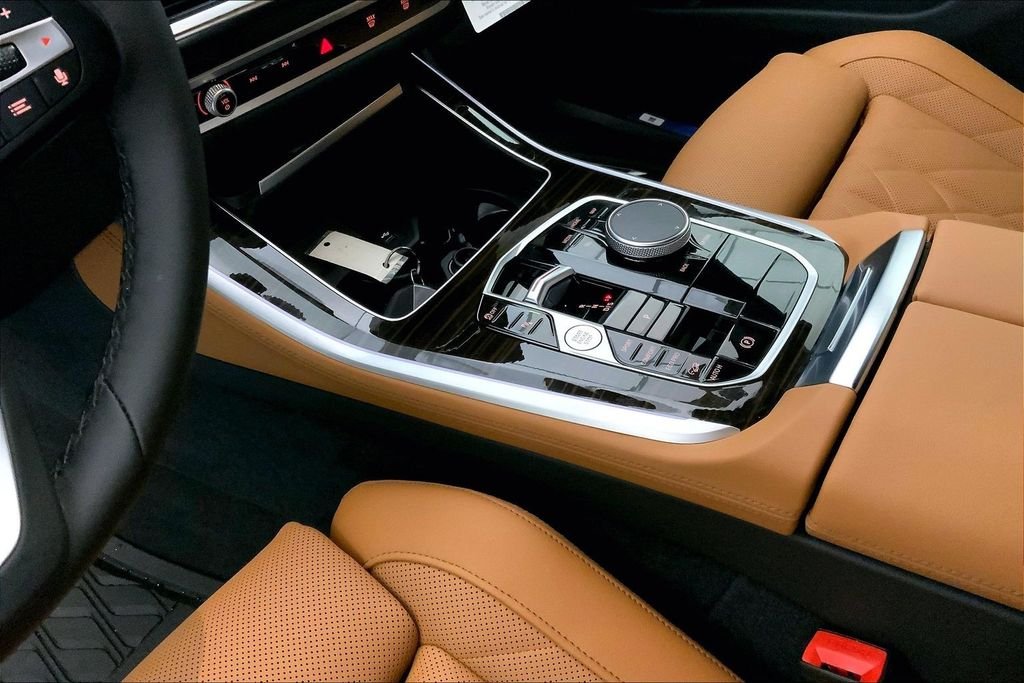 Used 2026 Mineral White Metallic BMW  image 6