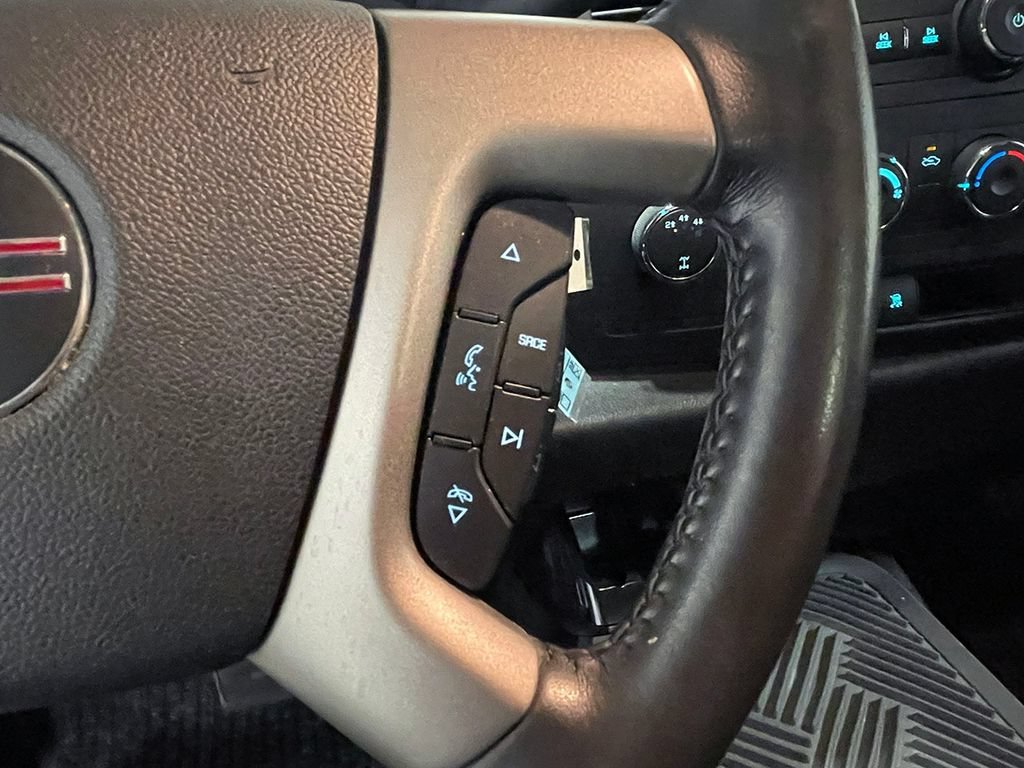 Used 2011 FIRE RED GMC SLE image 69