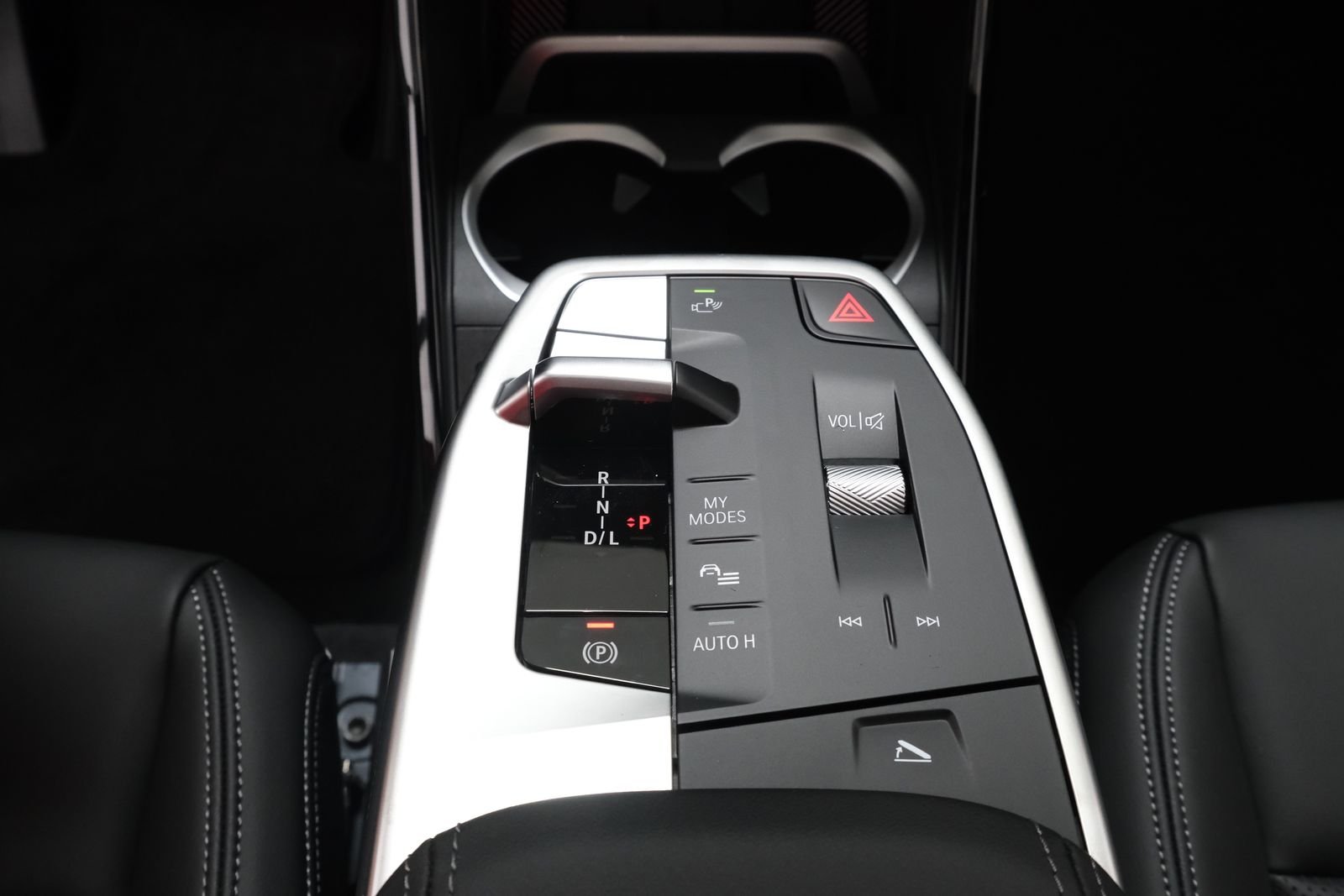 New 2027 Mineral White Metallic BMW xDrive28i image 23