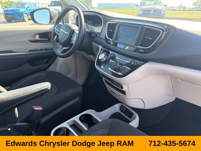 Used 2023 Black Chrysler LX image 28