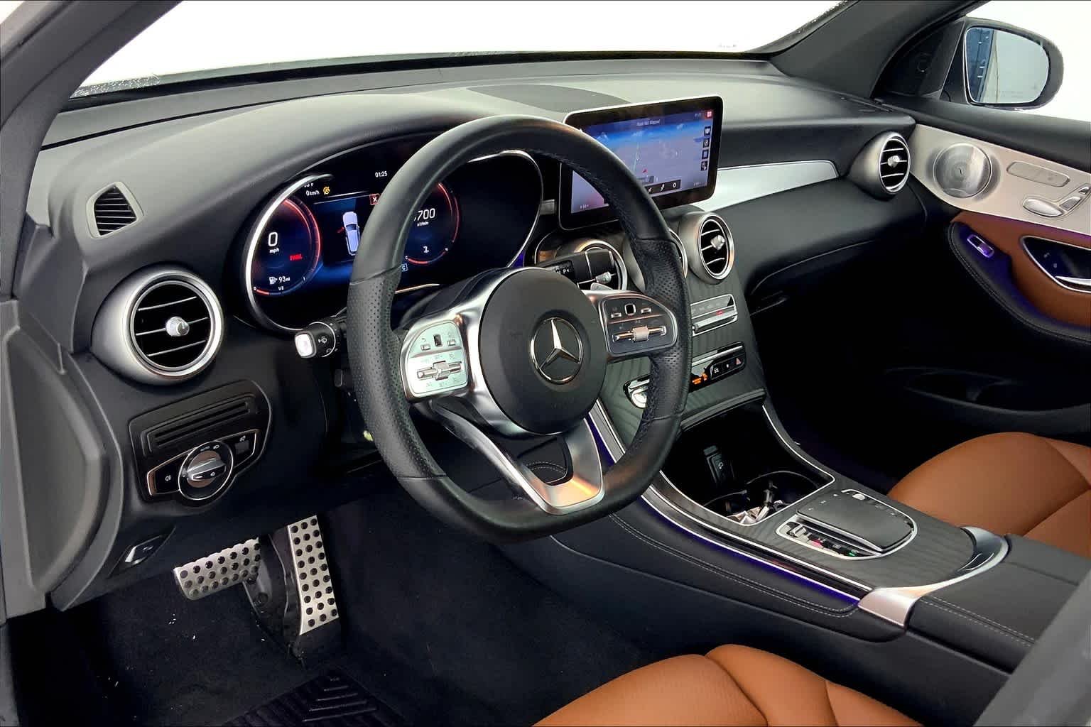 Used 2021 Polar White Mercedes-Benz GLC 300 image 17