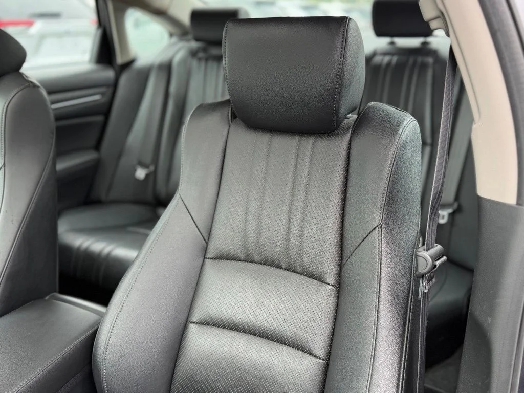 Used 2019  Honda EX-L image 6