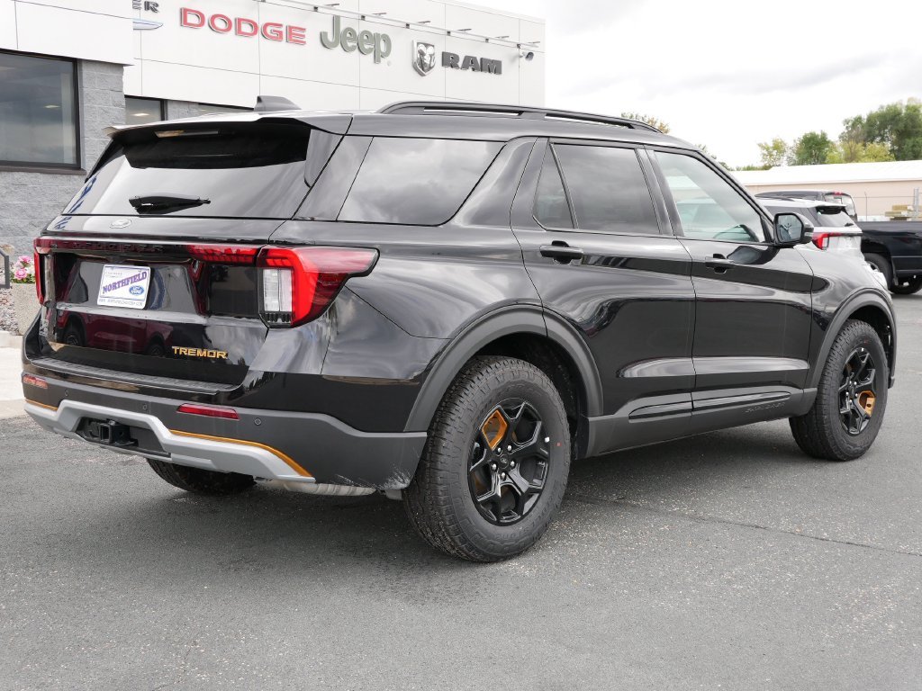 New 2026 Agate Black Metallic Ford Tremor® image 8
