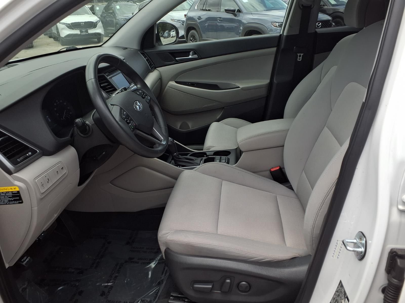 Used 2017 White Hyundai Sport image 15