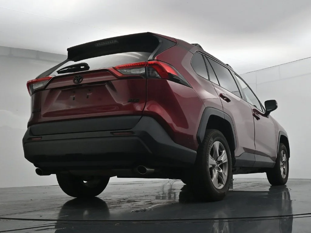 Used 2022 Red Toyota XLE image 21