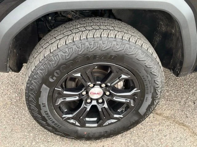 Used 2023 Onyx Black GMC Elevation image 11