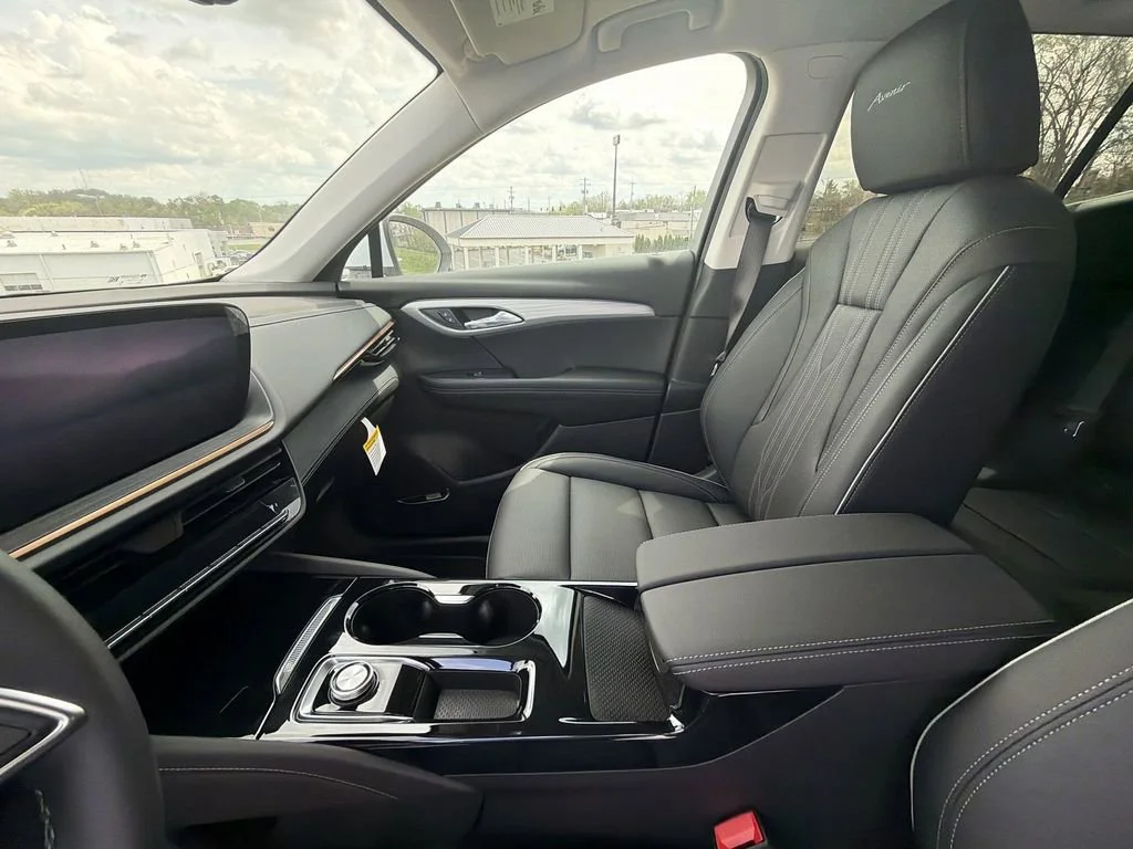 New 2026 Iridescent White Tricoat Buick Avenir image 11