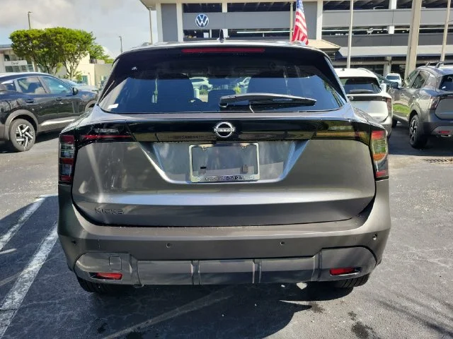 New 2027 Gun Metallic Nissan SR image 5