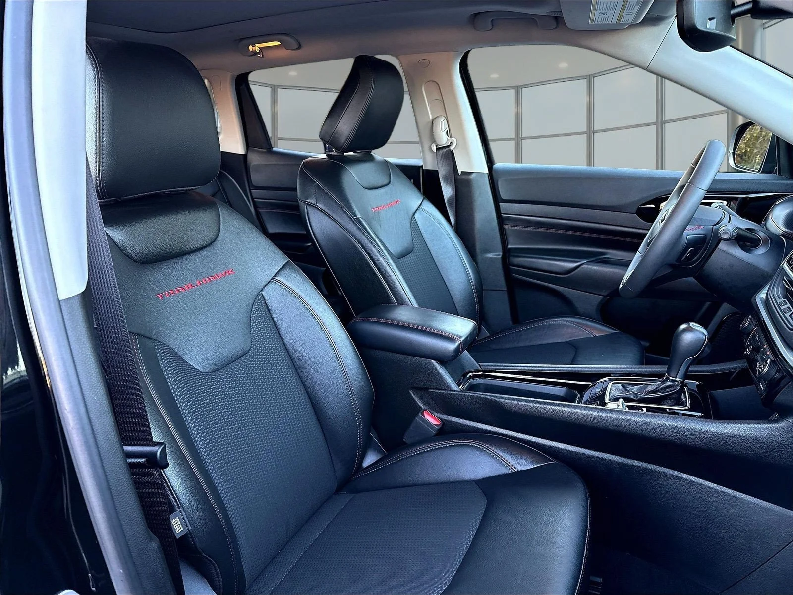 Used 2022 Diamond Black Jeep Trailhawk image 30