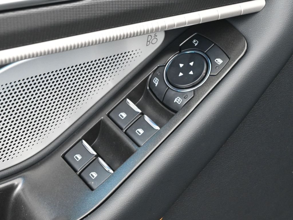 New 2026 Carbonized Gray Metallic Ford Tremor image 9