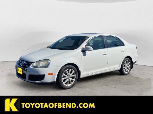 Used 2010 White Volkswagen Limited image 1