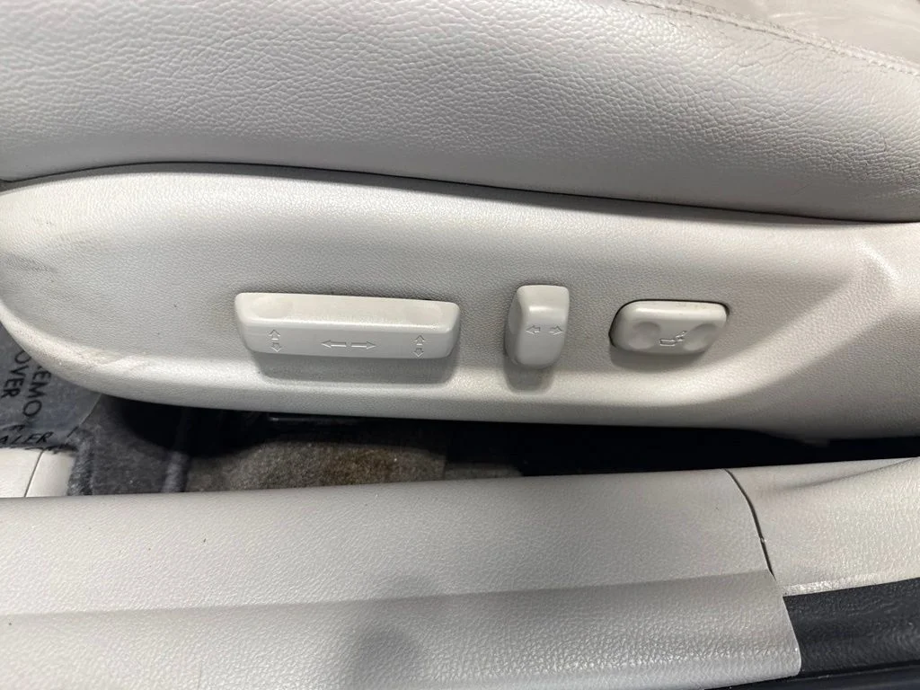 Used 2010 Gray Honda EX-L image 13