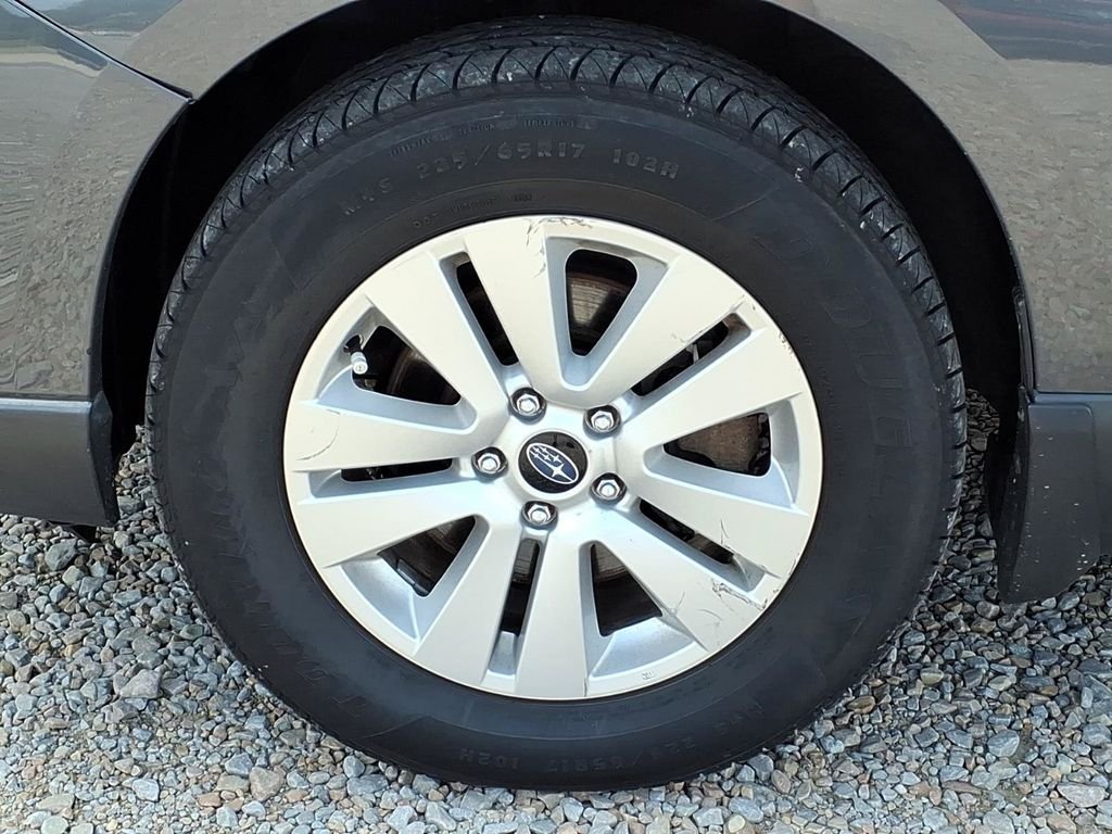 Used 2019 Gray Subaru 2.5i Premium image 12