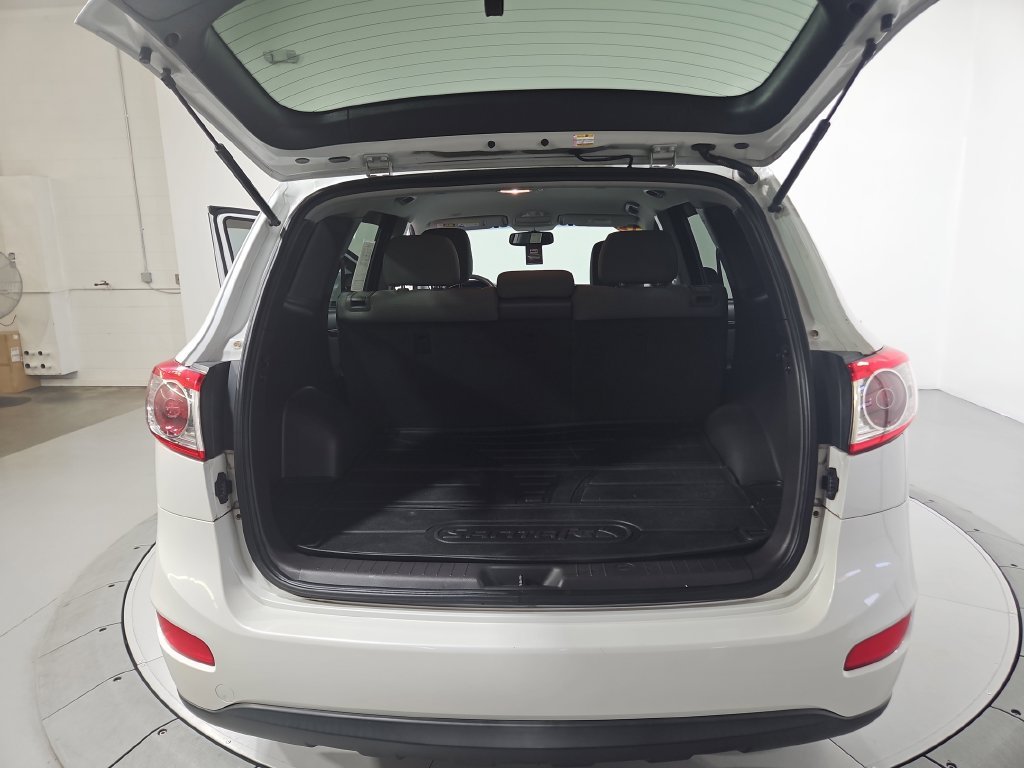 Used 2012 White Hyundai GLS image 28