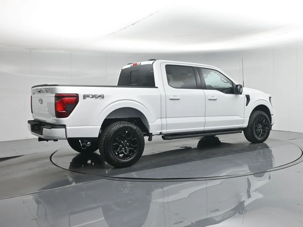 New 2026 Oxford White Ford XLT image 29