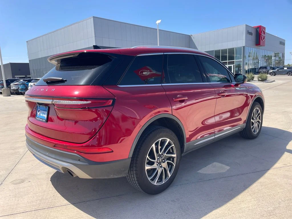 Used 2021 Red Lincoln Standard image 5