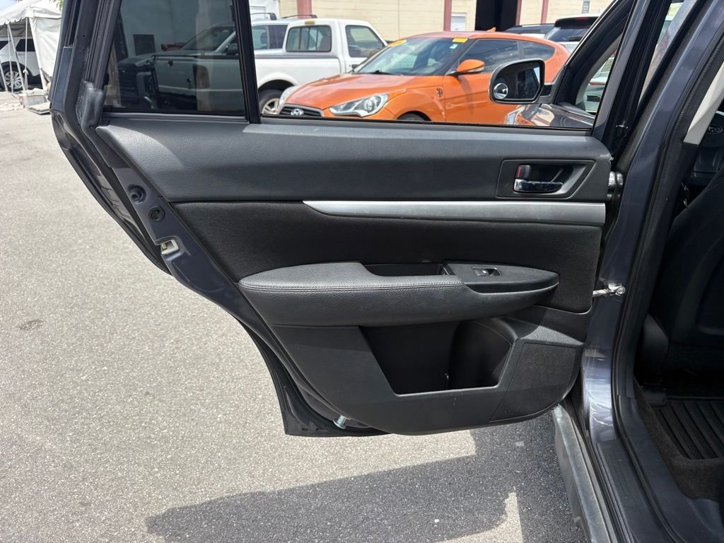 2014 Subaru Outback 2.5i Premium - Photo 12