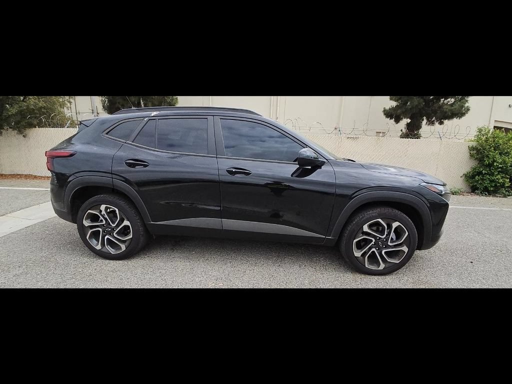 Used 2025 Mosaic Black Metallic Chevrolet 2RS image 6