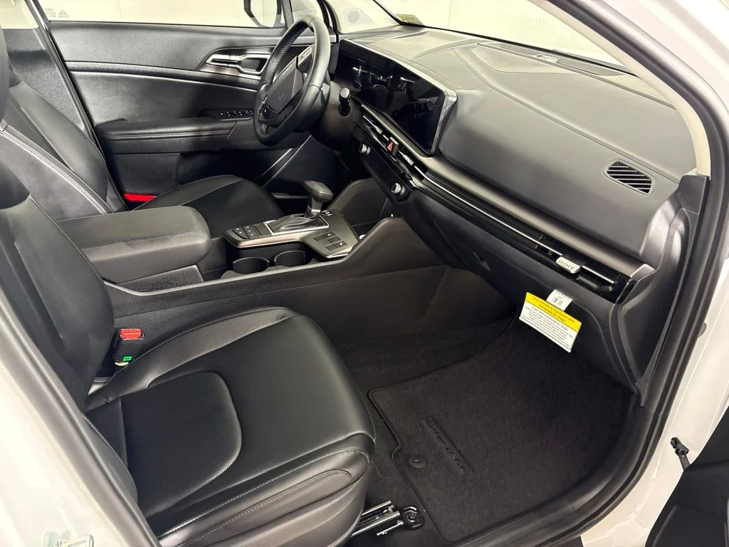New 2026 Glacial White Pearl Kia EX image 15