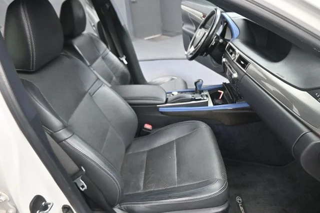 Used 2013 White Lexus 350 image 14