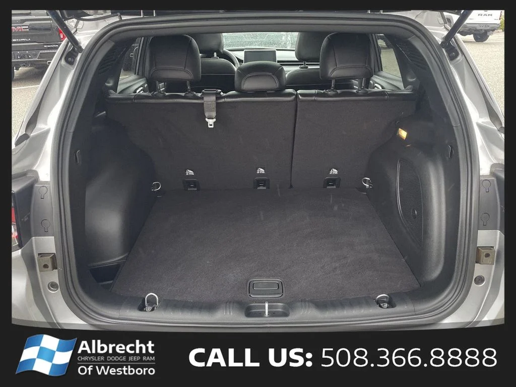 Used 2023 Silver Jeep Limited image 15