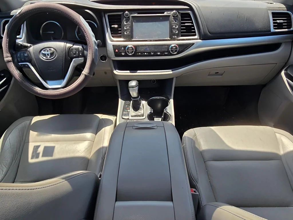 Used 2014 Shoreline Blue Pearl Toyota XLE image 24