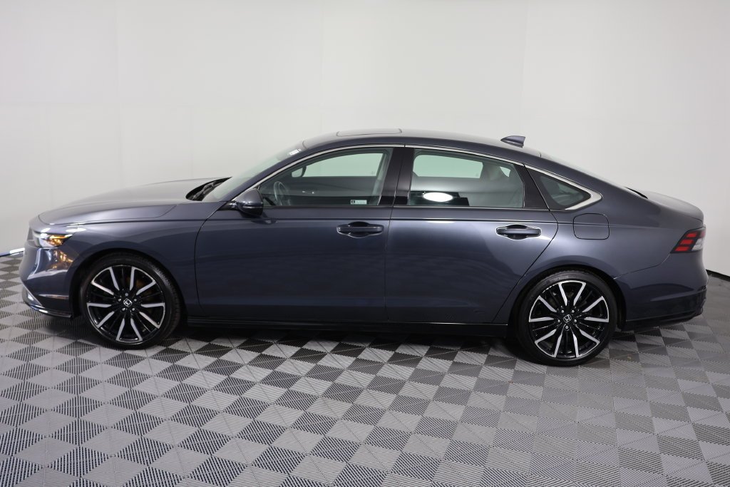 Used 2024  Honda Touring image 5