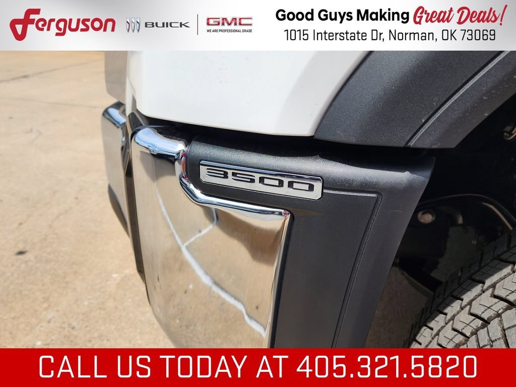 2026 GMC Sierra 3500 Chassis Cab Pro - Photo 11