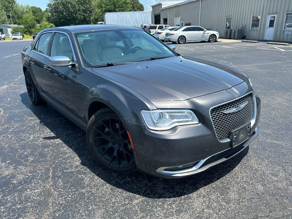 Used 2021 Granite Crystal Clearcoat Metallic Chrysler Touring image 1