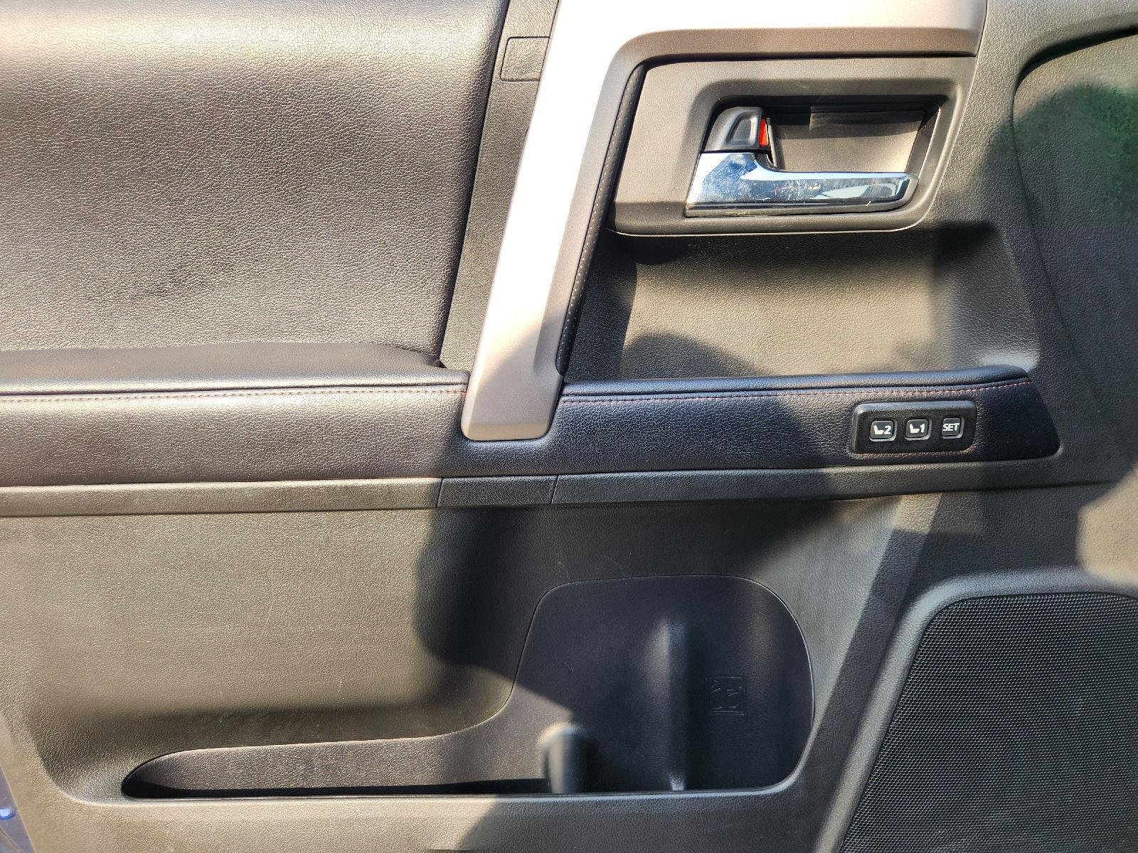 2018 Toyota 4Runner photo 24 of 34