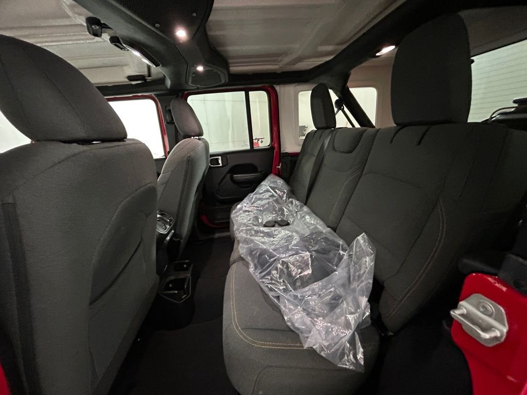 Used 2024 Red Jeep Sport S image 19
