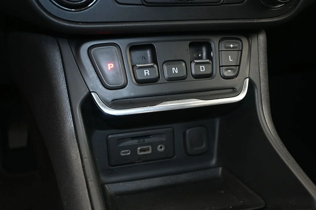 Used 2021 Silver GMC SLT image 25