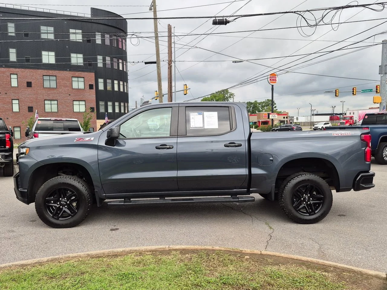 Used 2021 SHADOW GRAY METALLIC Chevrolet LT Trail Boss image 5