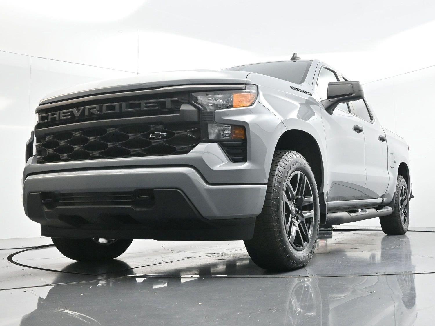 Used 2024 Slate Gray Metallic Chevrolet Custom image 42