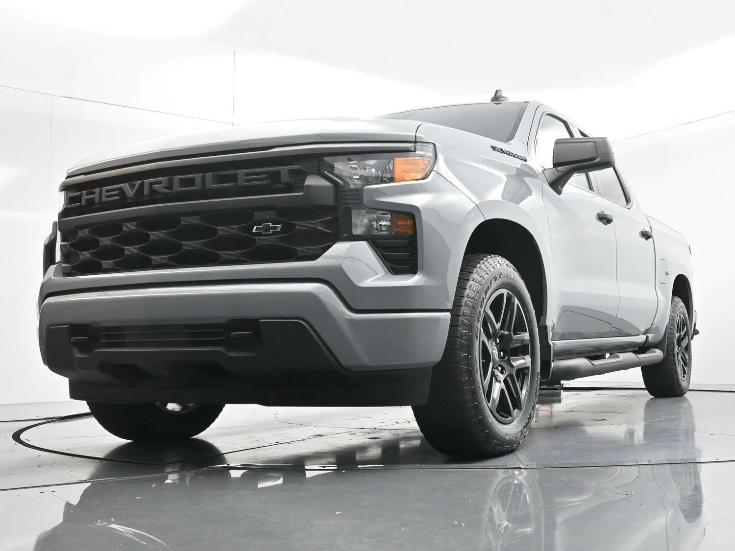 Used 2024 Slate Gray Metallic Chevrolet Custom image 42