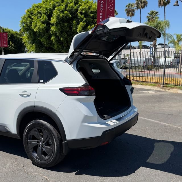 New 2026 Everest White Pearl TriCoat Nissan SV image 8