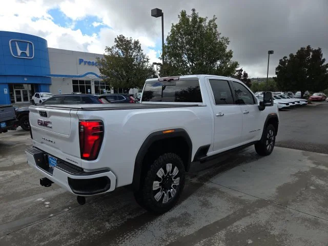 Used 2024 White GMC Denali image 5