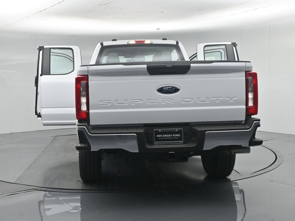 New 2026 Oxford White Ford XL image 31
