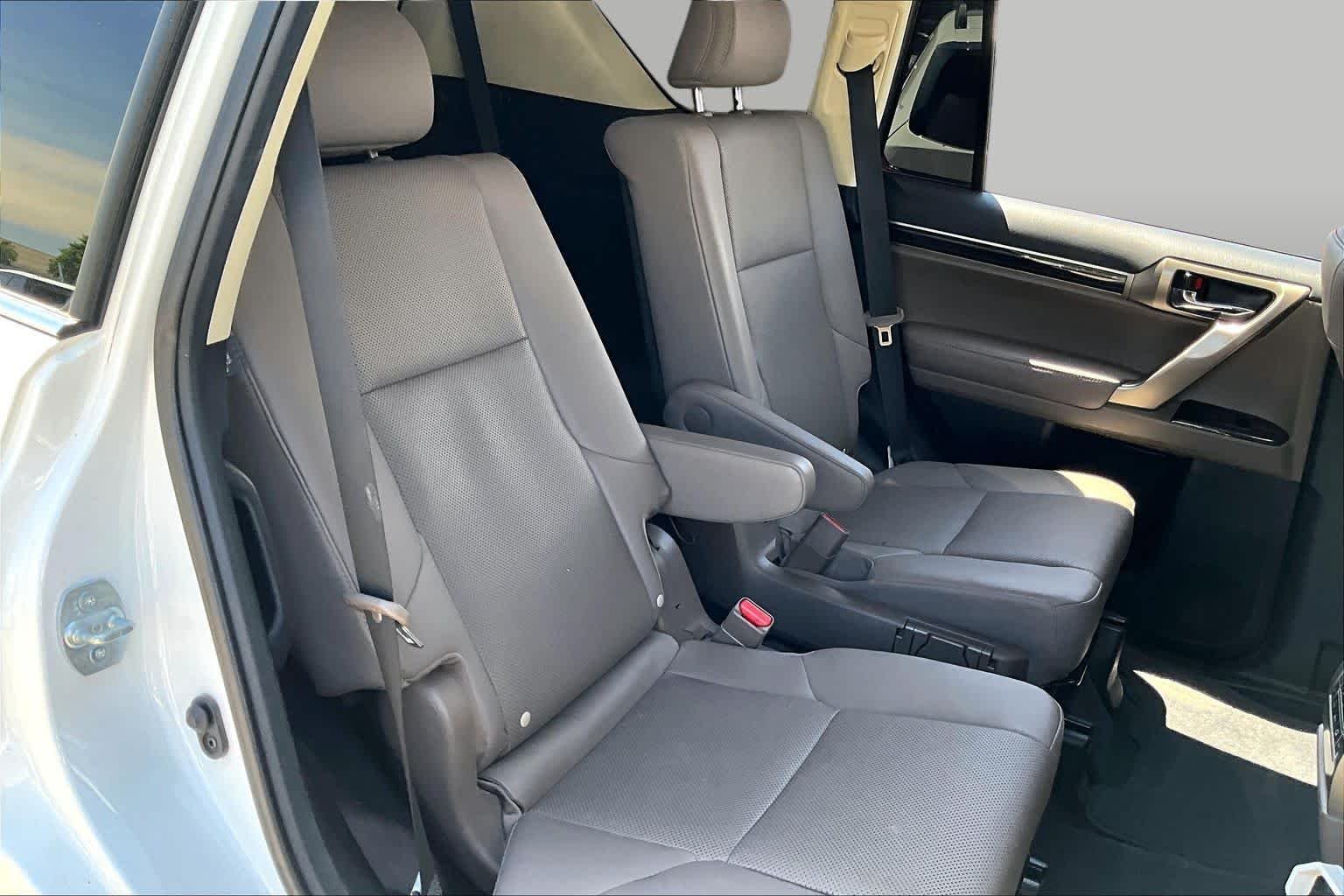 Used 2020 Starfire Pearl Lexus Premium image 17