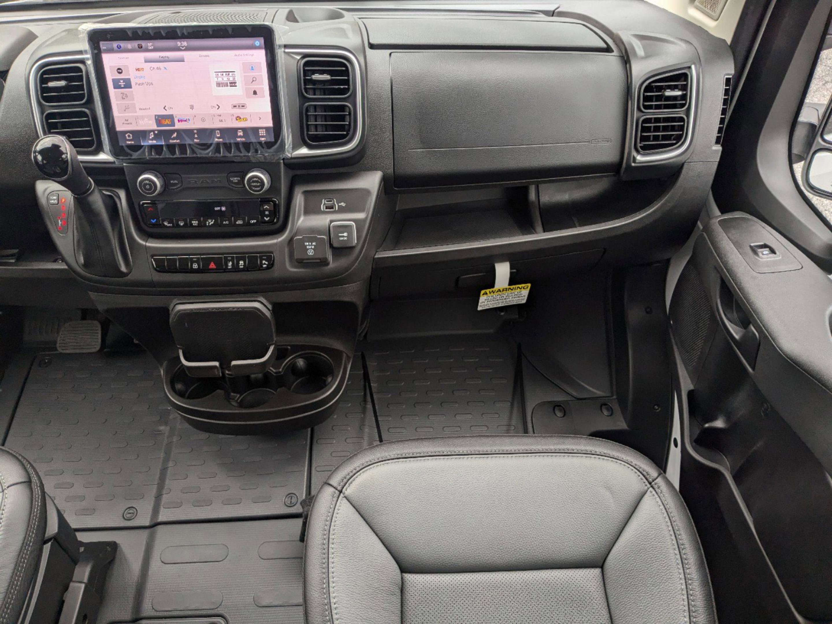 2025 RAM ProMaster Window Van Base - Photo 13