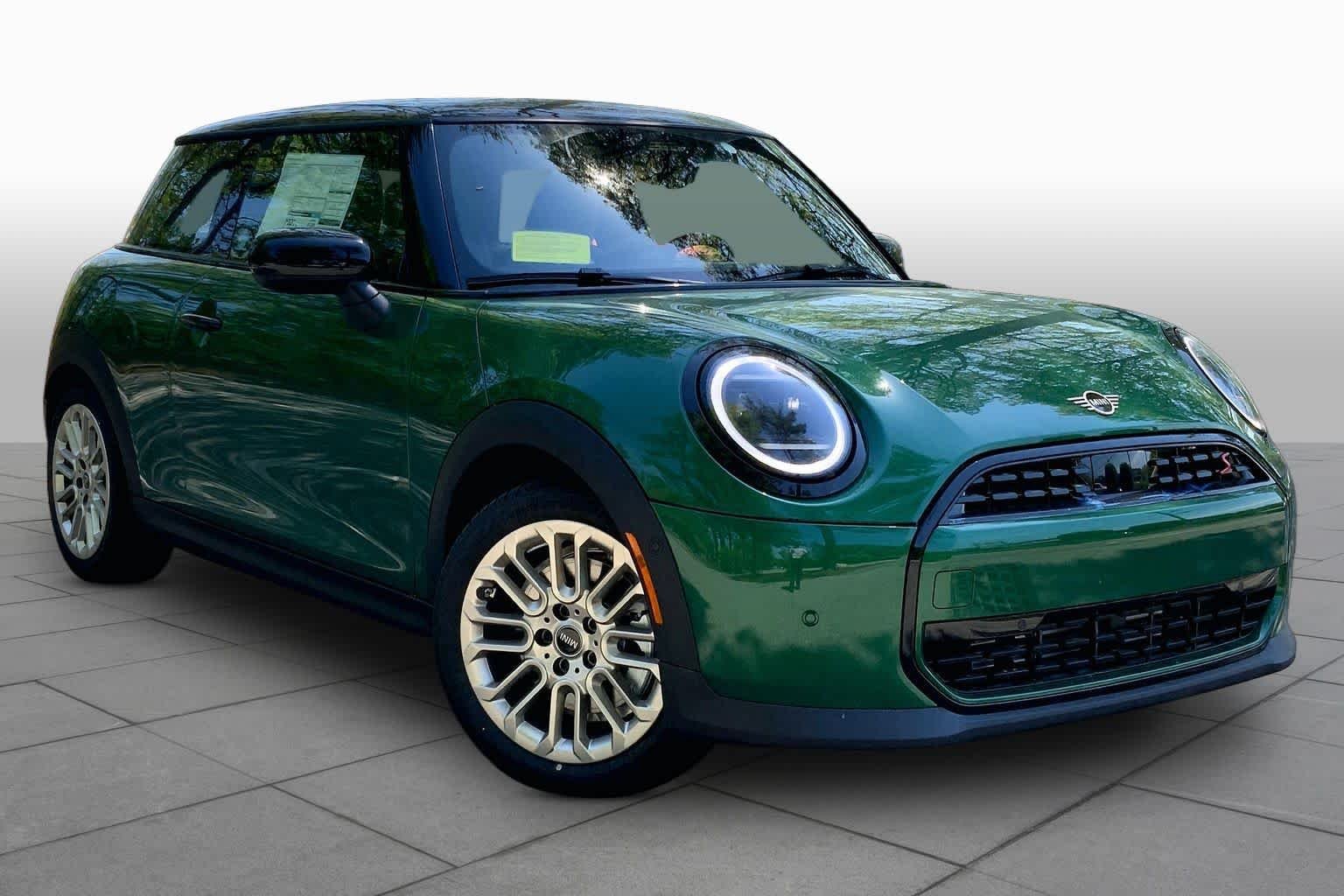 New 2026 British Racing Green IV Metallic MINI Signature Plus image 2