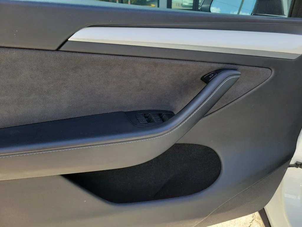 Used 2024 White Tesla Long Range image 22