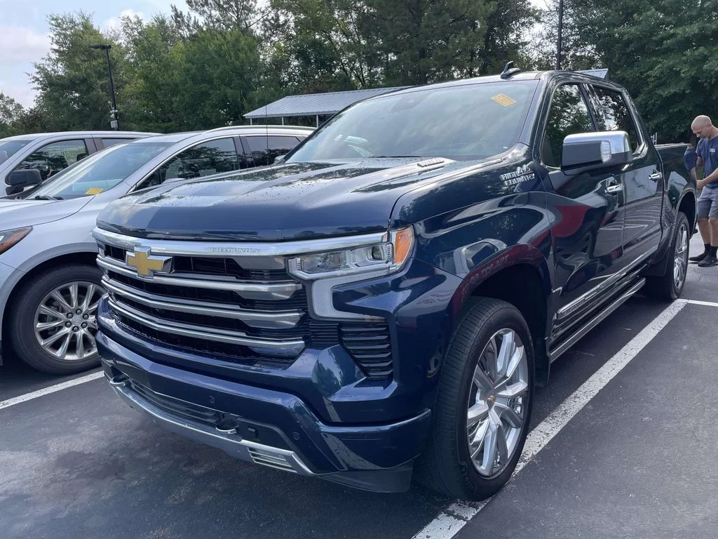 Used 2023 Northsky Blue Metallic Chevrolet High Country image 3